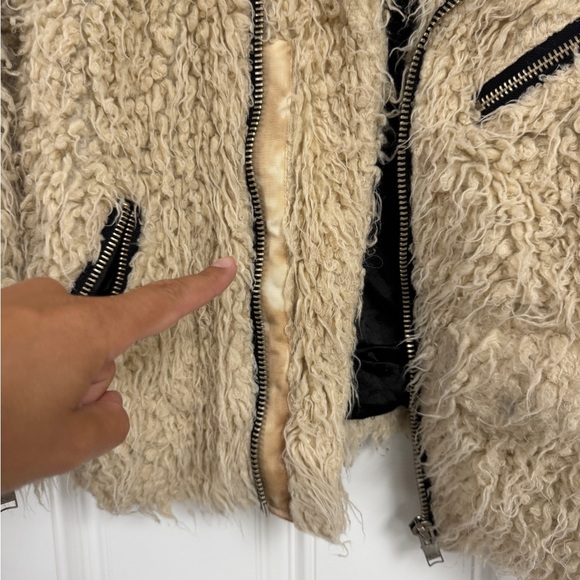 UNIF x Urban Outfitters Cozy Cream Tan Shearling Jacket - Picture 8 of 10